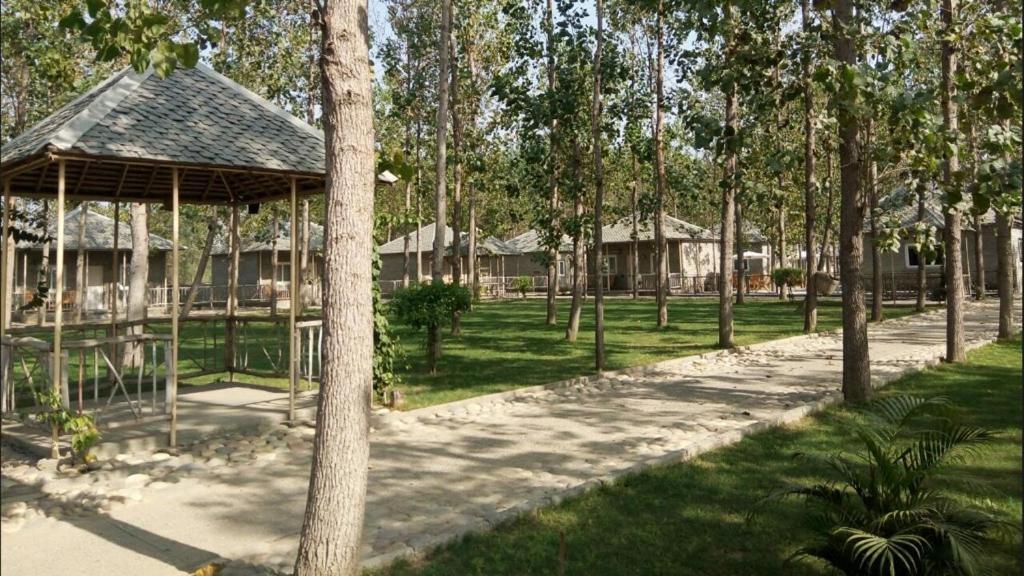 Anand At The Satluj Hotel Anandpur Sāhib Exterior foto